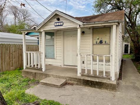 426 Dolores Street Corpus Christi TX 78405