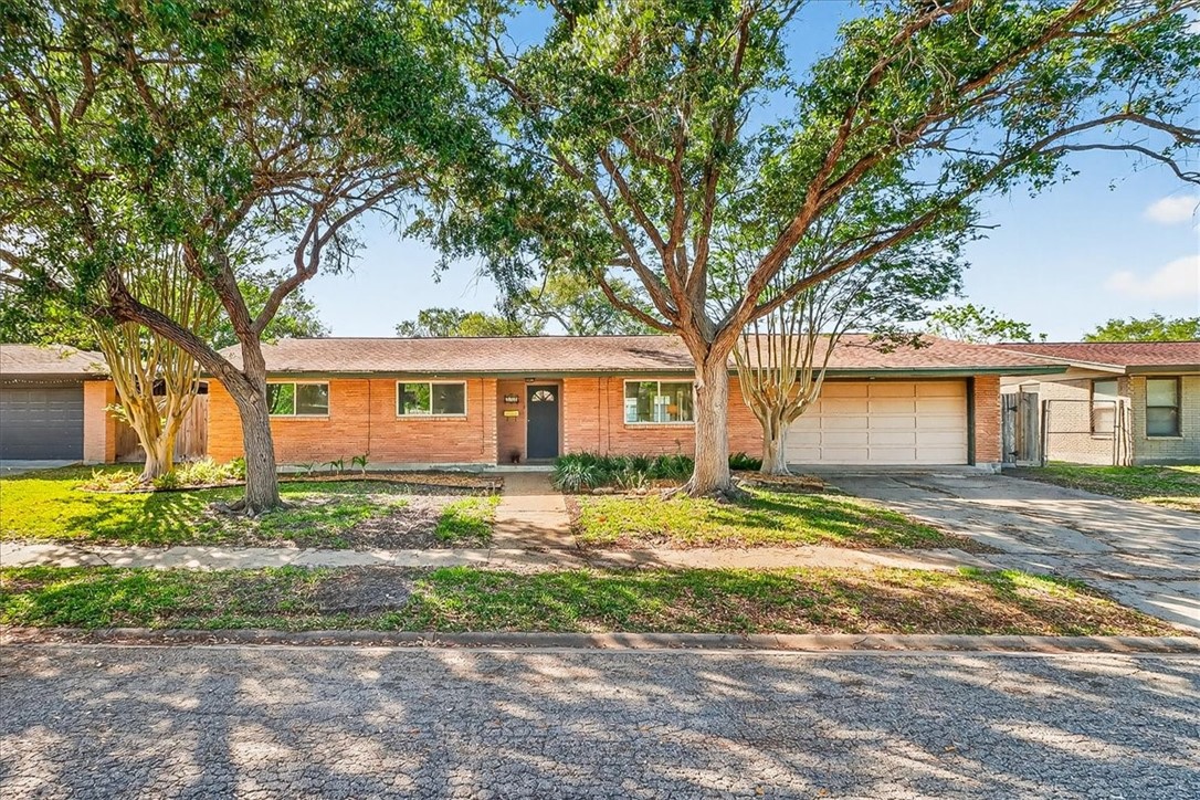 418 Troy Drive Corpus Christi TX 78412