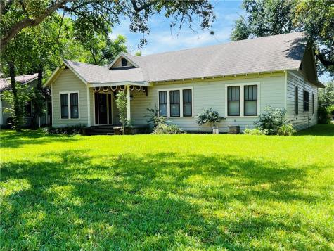 629 W Henrietta Avenue Kingsville TX 78363