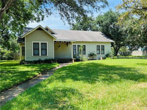 629 W Henrietta Avenue Kingsville TX 78363