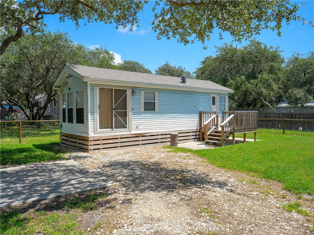 312 Traylor Avenue Rockport TX 78382