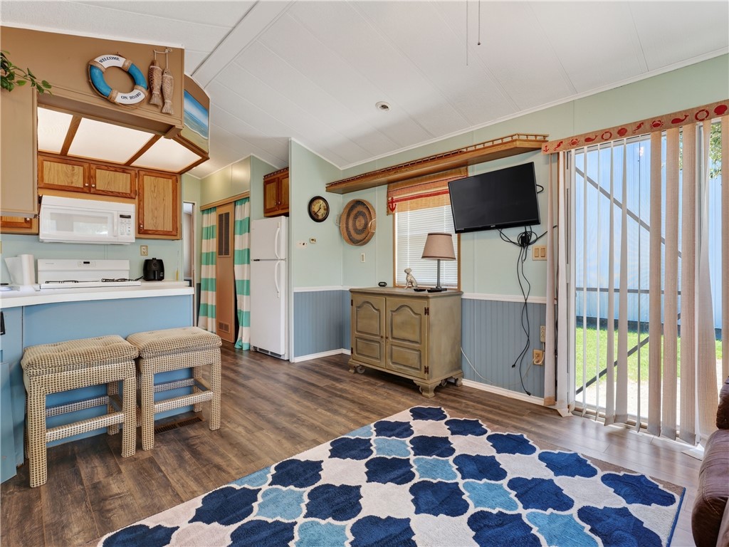 312 Traylor Avenue Rockport TX 78382