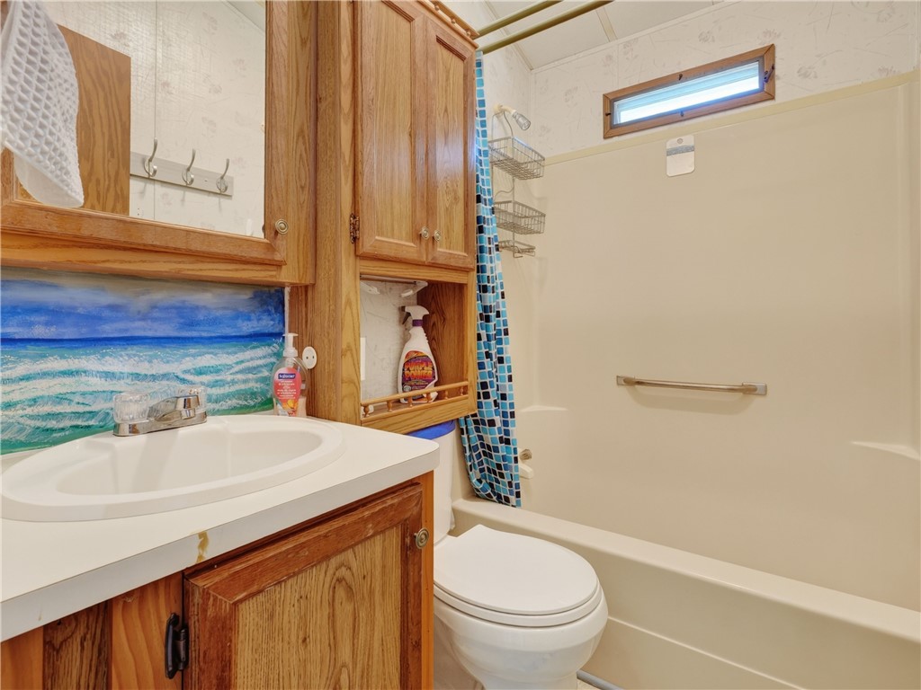 312 Traylor Avenue Rockport TX 78382