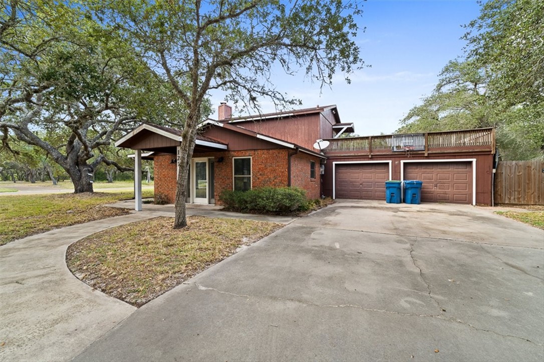 121 North Sierra Woods Drive Rockport TX 78382