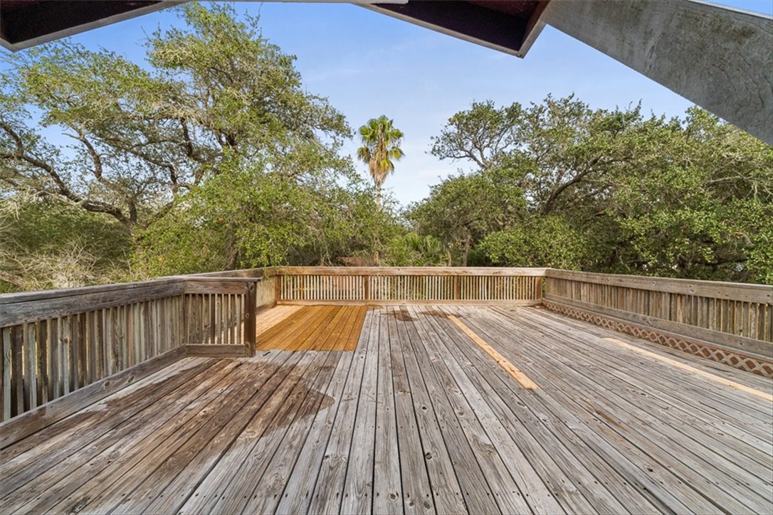 121 North Sierra Woods Drive Rockport TX 78382