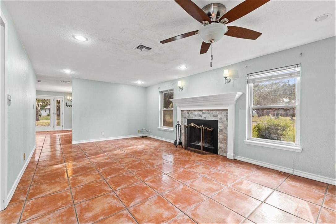 121 North Sierra Woods Drive Rockport TX 78382