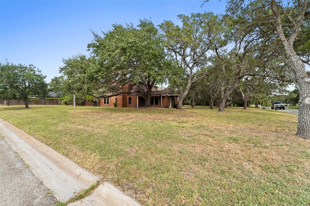 121 North Sierra Woods Drive Rockport TX 78382