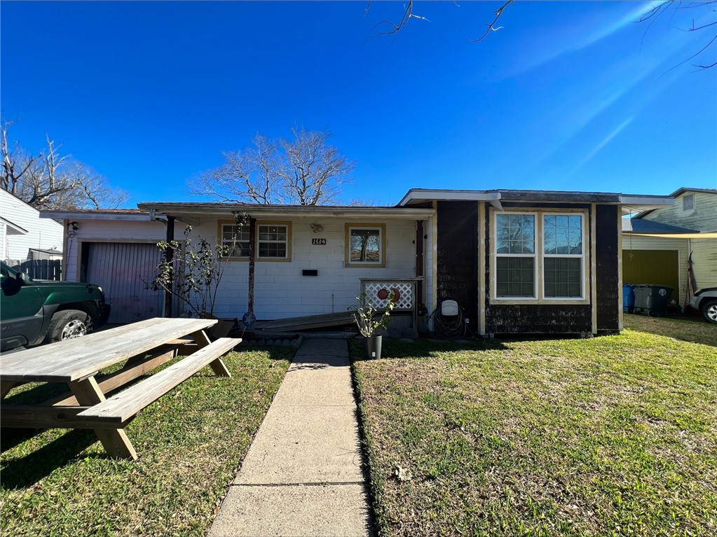 1534 Green Grove Drive Corpus Christi TX 78415