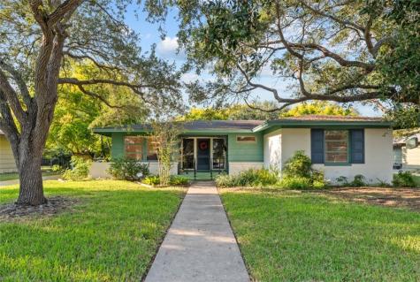 426 Pasadena Place Corpus Christi TX 78411