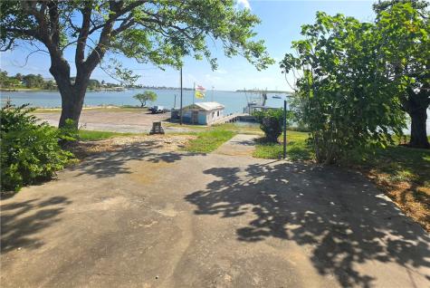 1358 Ocean Ingleside TX 78362