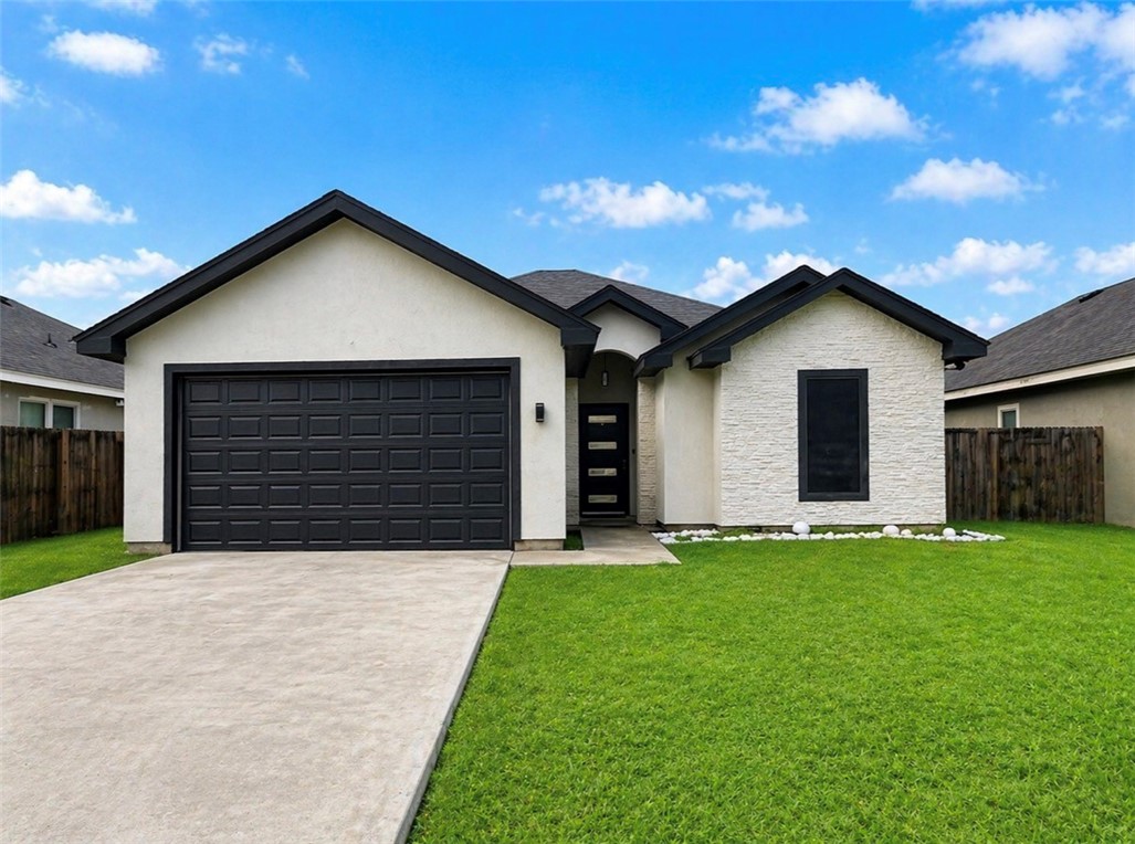 903 W Main Street Alice TX 78332