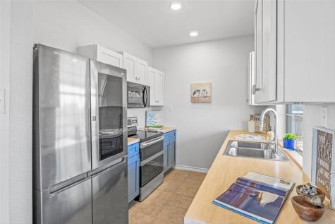 128 Saint Charles W Rockport TX 78382