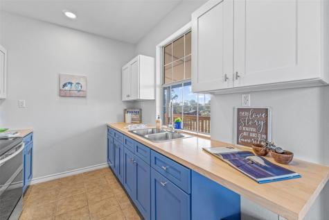 128 Saint Charles W Rockport TX 78382