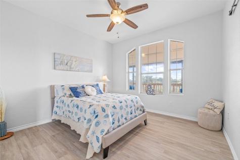 128 Saint Charles W Rockport TX 78382