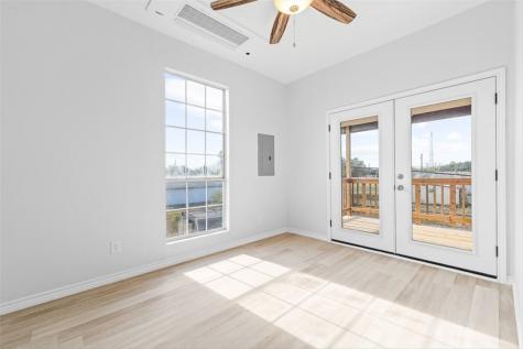 128 Saint Charles W Rockport TX 78382