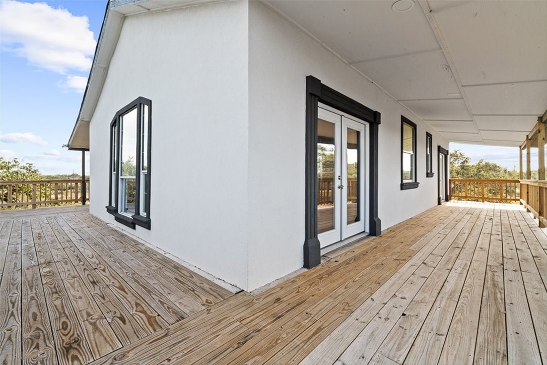 128 Saint Charles W Rockport TX 78382