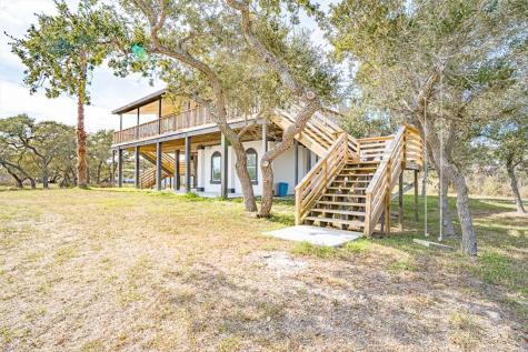 128 Saint Charles W Rockport TX 78382