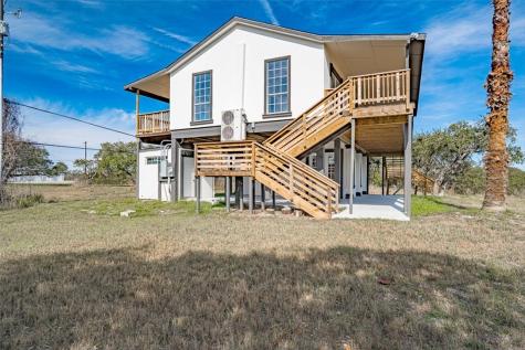 128 Saint Charles W Rockport TX 78382