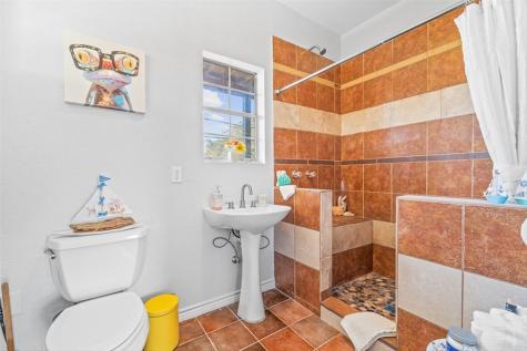 128 Saint Charles W Rockport TX 78382