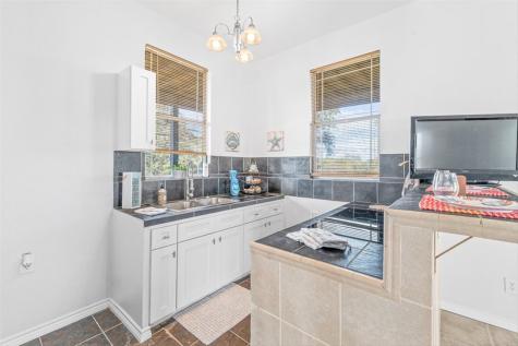 128 Saint Charles W Rockport TX 78382