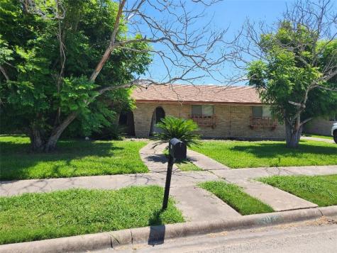 204 Llano Drive Portland TX 78374