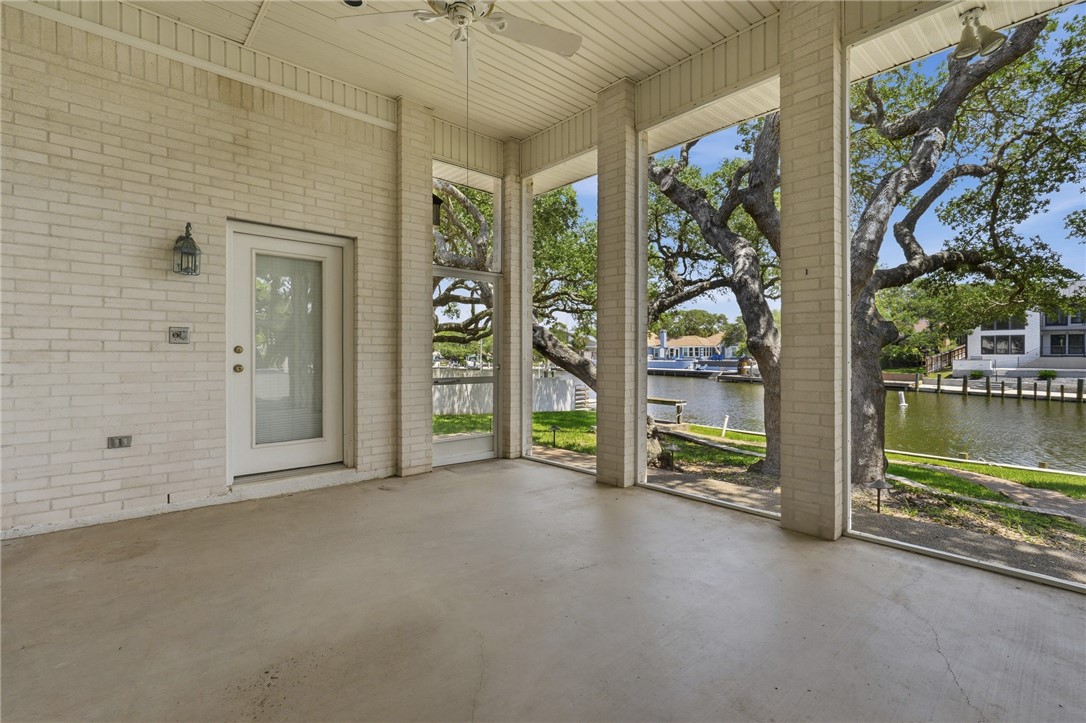 2513 Turkey Neck Circle Rockport TX 78382