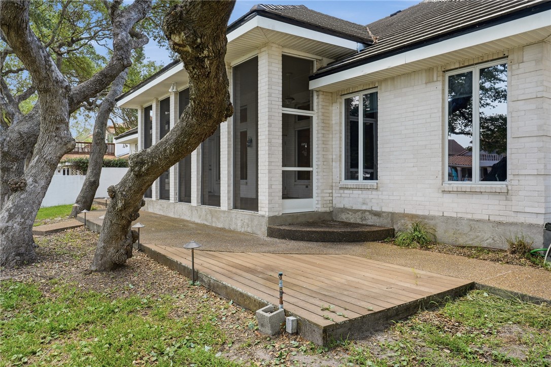 2513 Turkey Neck Circle Rockport TX 78382