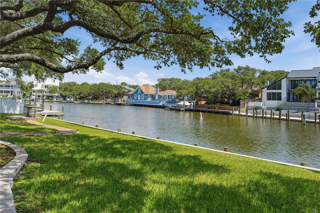2513 Turkey Neck Circle Rockport TX 78382