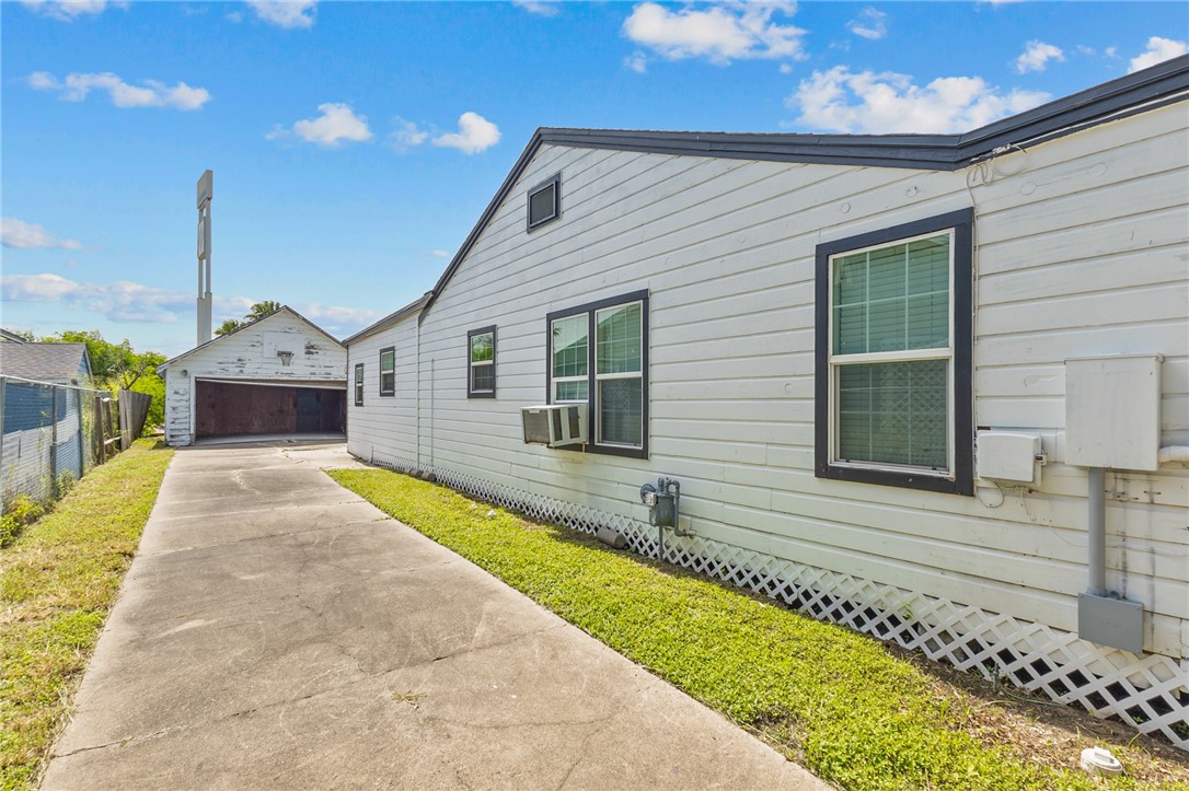 1222 18th Street Corpus Christi TX 78405