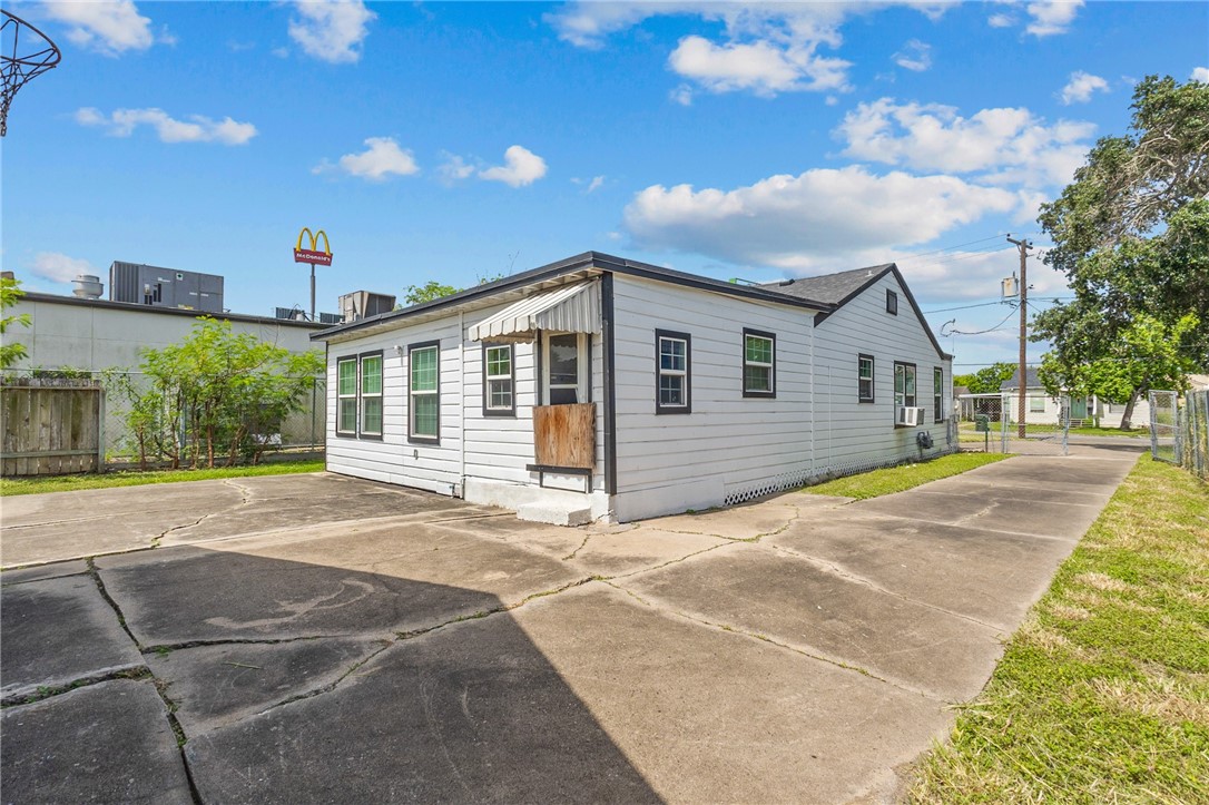 1222 18th Street Corpus Christi TX 78405