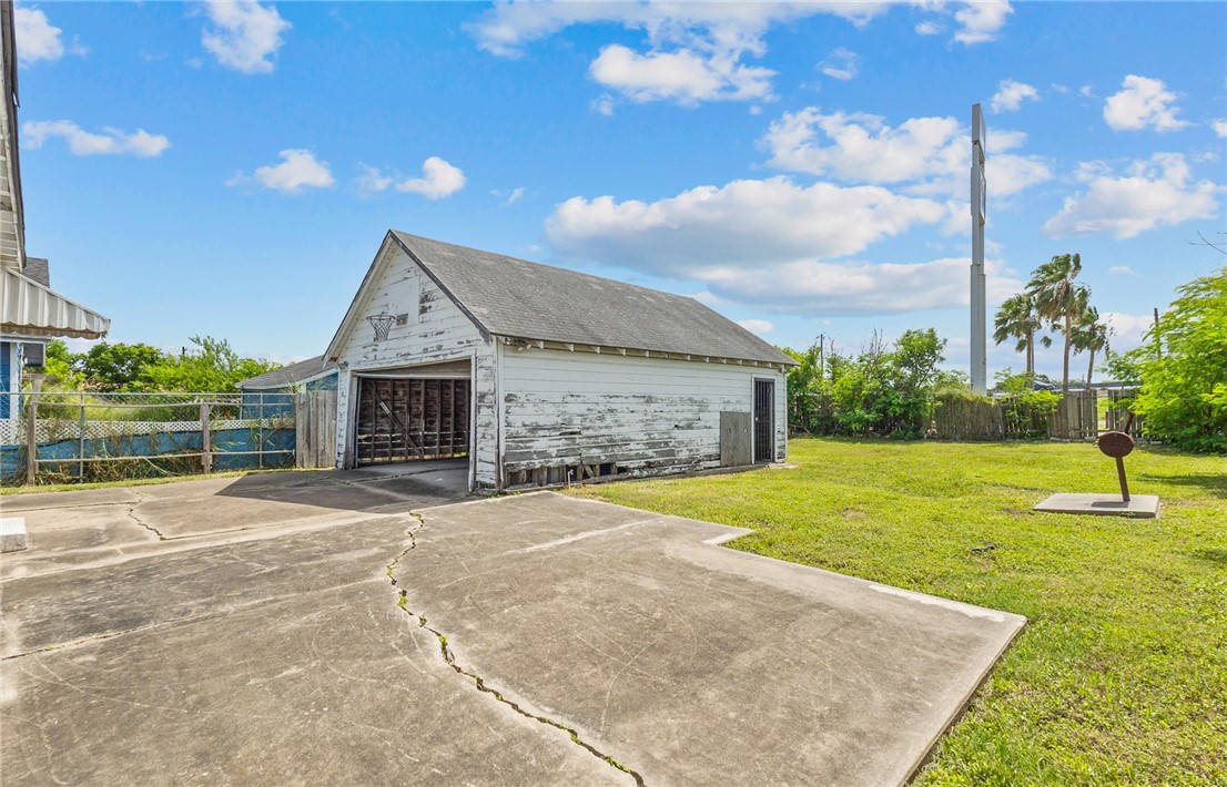 1222 18th Street Corpus Christi TX 78405
