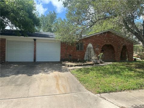 911 W H Avenue Kingsville TX 78363