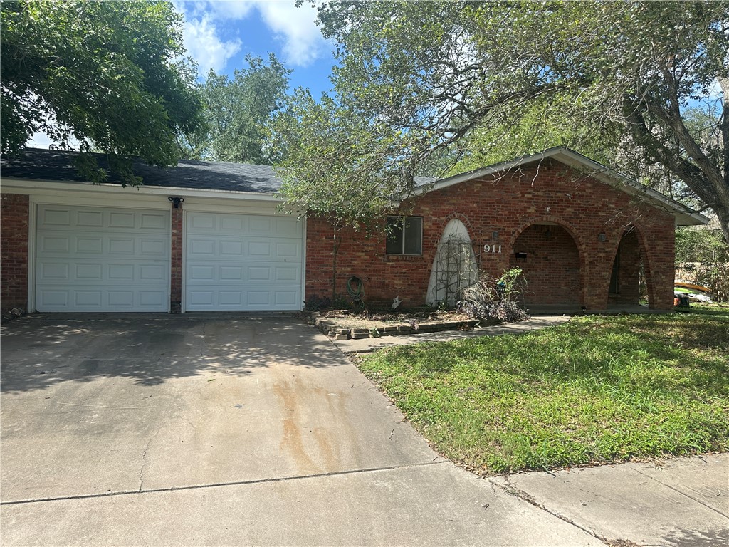 911 W H Avenue Kingsville TX 78363