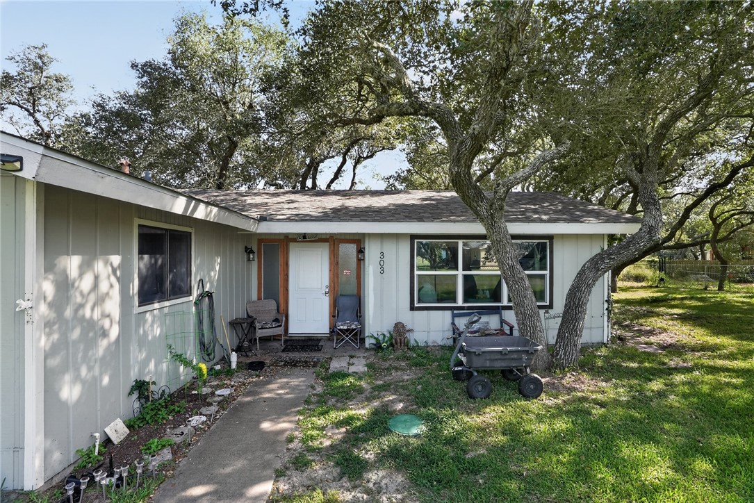 303 W 3rd Street Rockport TX 78382