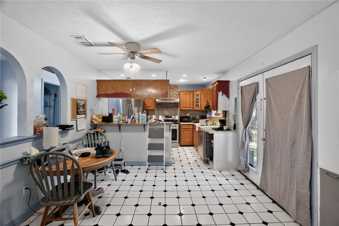 303 W 3rd Street Rockport TX 78382