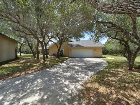 1320 W Highland Avenue Aransas Pass TX 78336