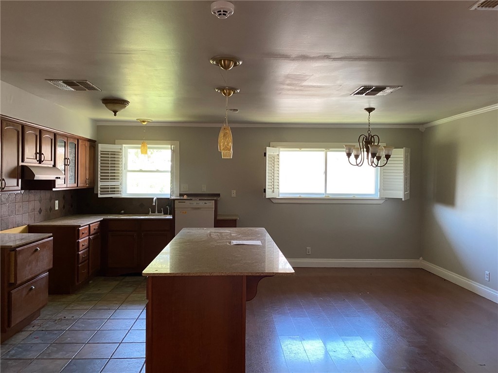 11141 Forest Hill Lane Corpus Christi TX 78410