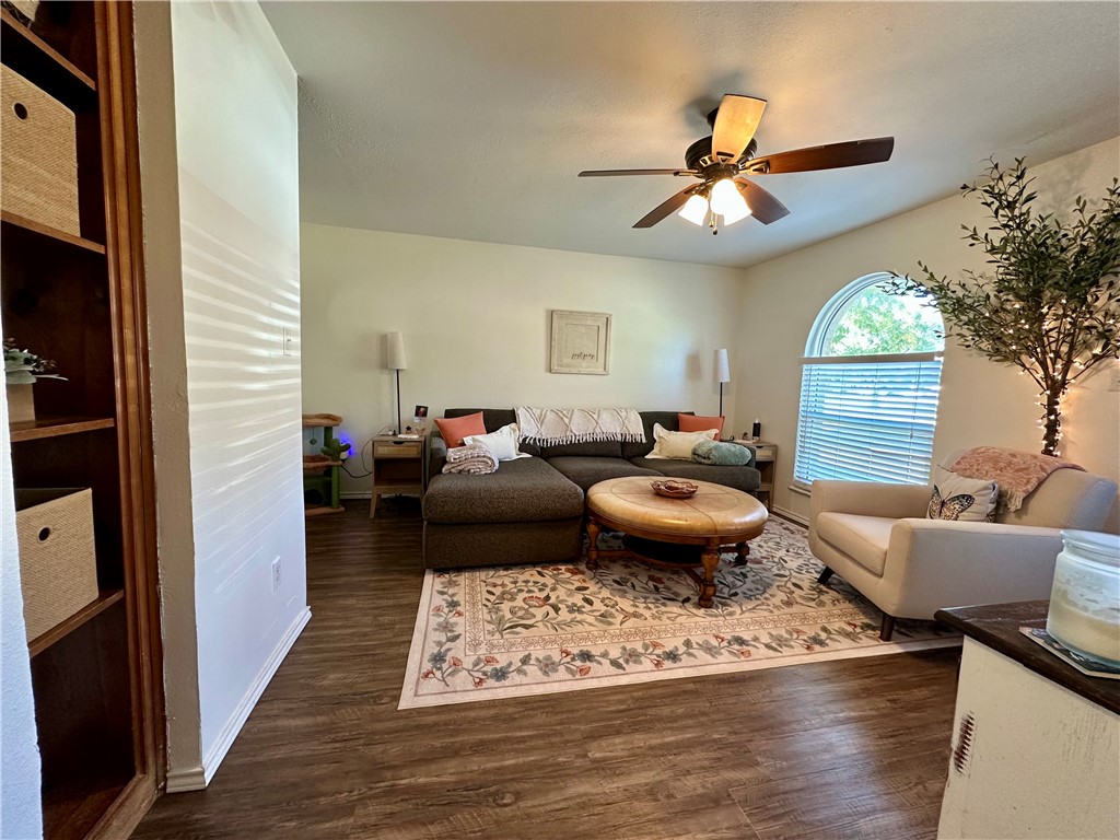 1213 Montreal Drive Corpus Christi TX 78418