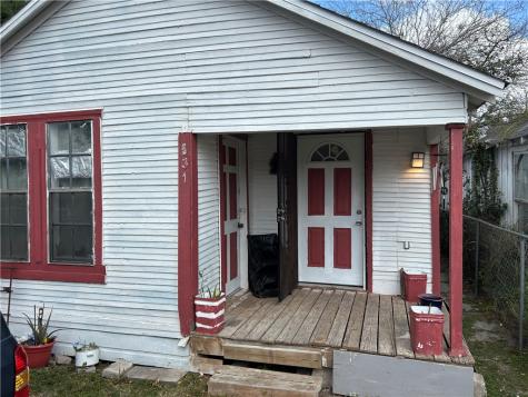 531 W Avenue E Robstown TX 78380