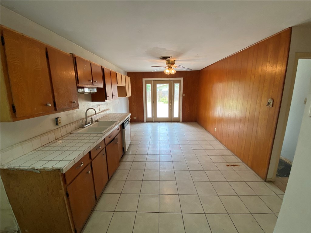 234 Caribbean Drive Corpus Christi TX 78418