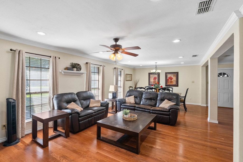 118 Saint Peter Rockport TX 78382