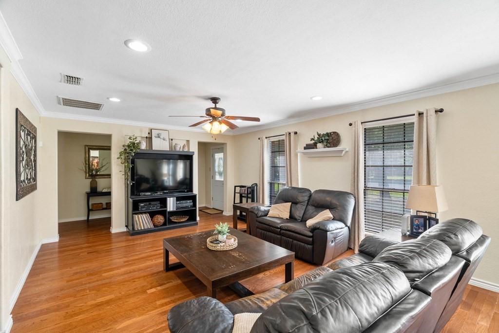 118 Saint Peter Rockport TX 78382