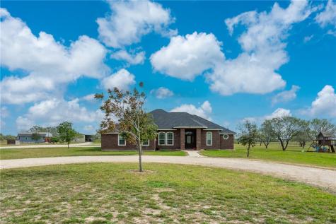 114 County Road 1161 Alice TX 78332