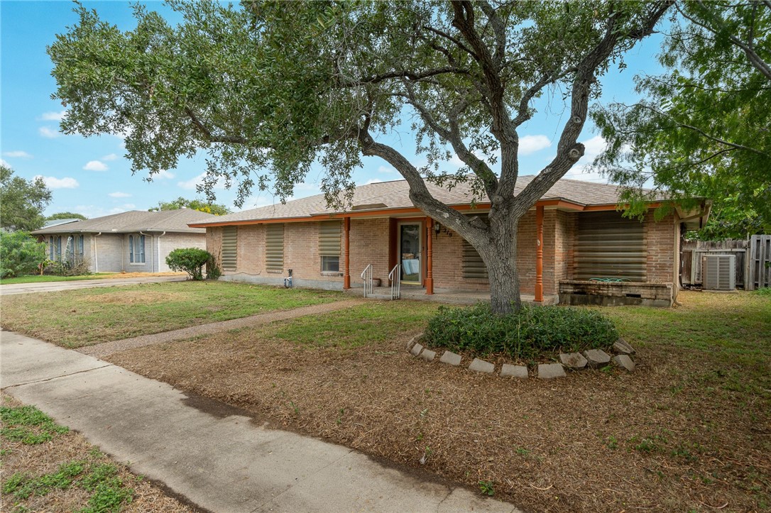 219 Poesta Drive Portland TX 78374