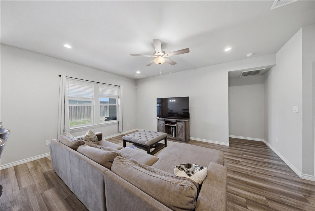 7710 Bronco Buster Drive Corpus Christi TX 78414