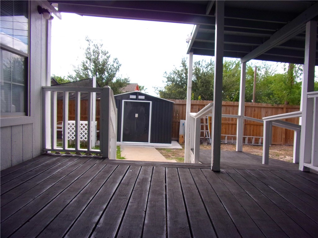 2722 Greenwood Drive Corpus Christi TX 78405