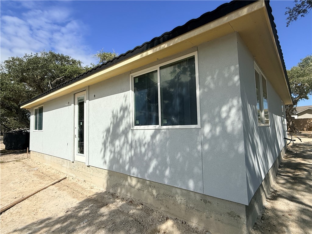 2106 Royal Oaks Rockport TX 78382
