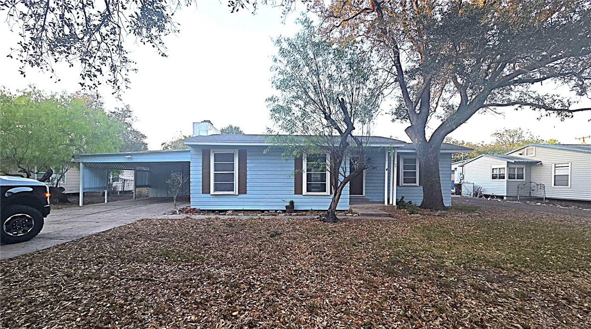 1204 W Lee Avenue Kingsville TX 78363