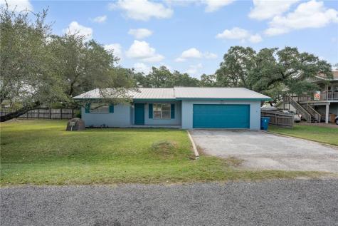 302 Fulton Avenue Rockport TX 78382