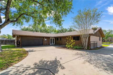 228 N Pasadena Drive Kingsville TX 78363